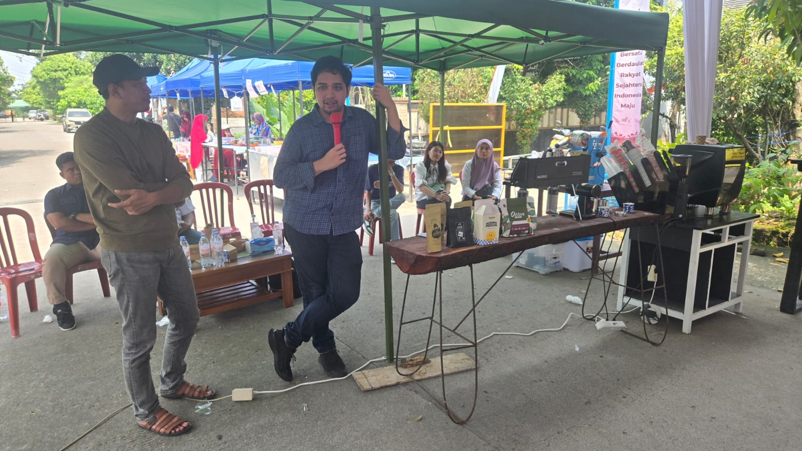Workshop barista yang berlangsung di RW 15, Perumahan Pesona Cilebut 2, Desa Cilebut Barat, Kecamatan Sukaraja, Kabupaten Bogor, Sabtu 23 Agustus 2025.