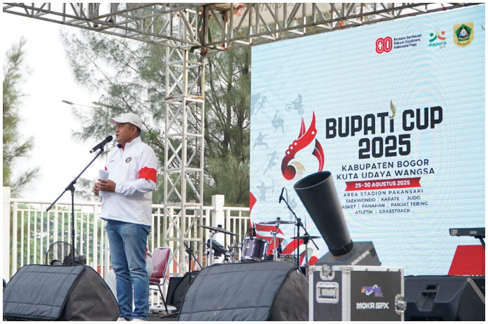 Bupati Bogor, Rudy Susmanto saat membuka Bupati Cup 2025 di Stadion Pakansari, Cibinong, Kabupaten Bogor