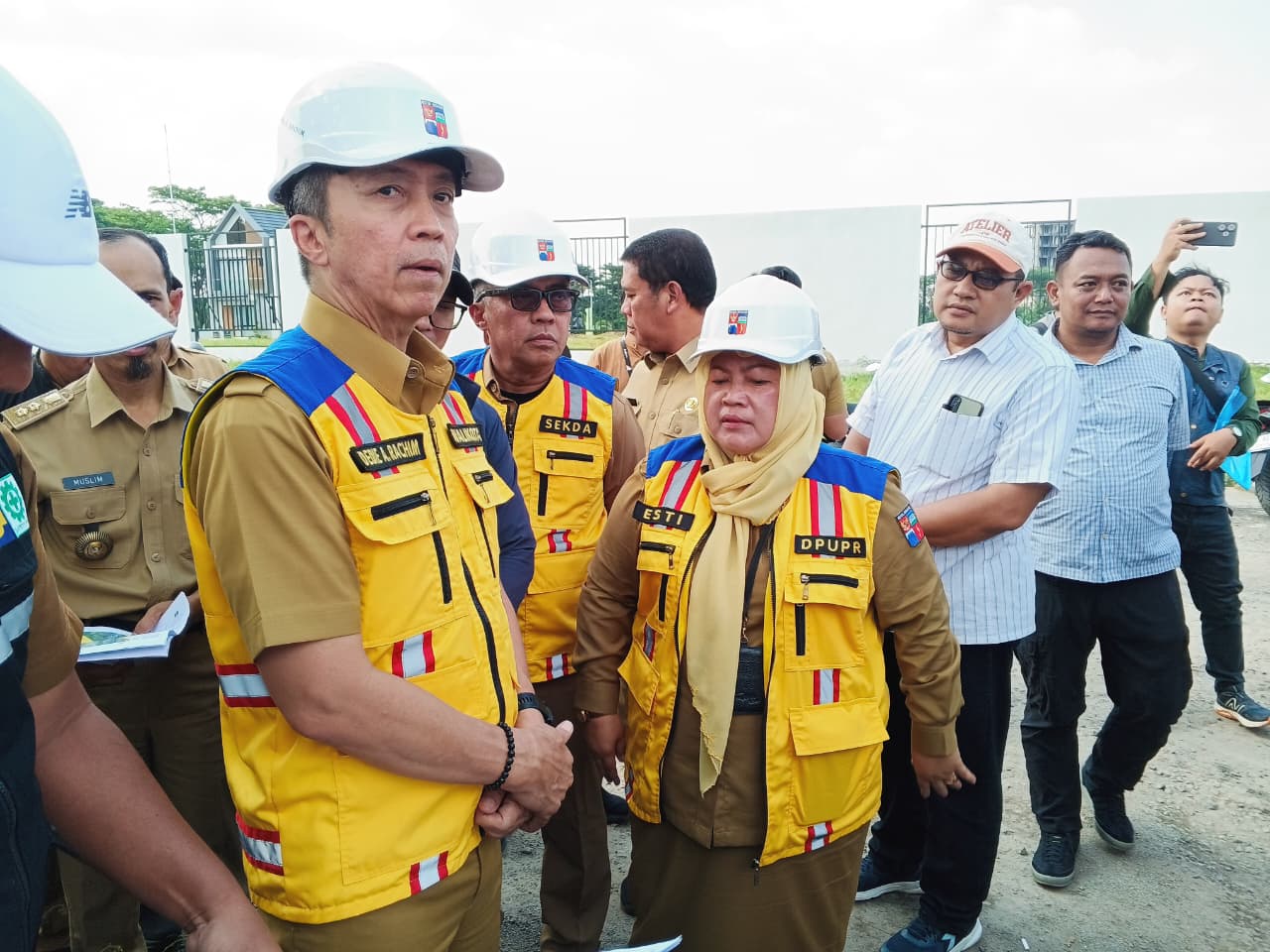 Wali Kota Bogor Dedie saat meninjau trase BIRR dari kawasan Bogor Nirwana Residence (BNR) hingga Mulyaharja.
