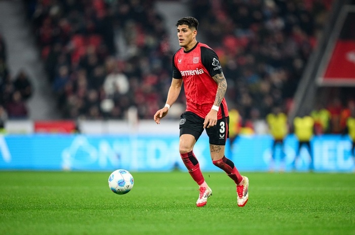 Piero Hincapie saat memperkuat Bayer Leverkusen.