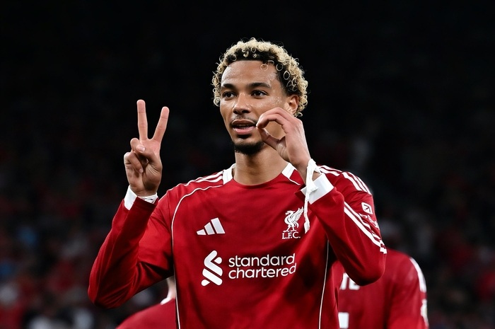 Ekitike berselebrasi usai mencetak gol untuk Liverpool.