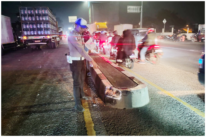 Lokasi kecelakaan di Jalan Raya Ciawi - Sukabumi, Simpang Gerbang Tol Bocimi, Ciawi, Selasa malam 26 Agustus 2025.
