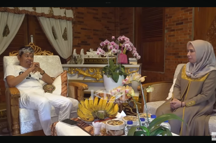 Gubernur Jawa Barat Dedi Mulyadi juga bertemu dengan Kokom Komariah.