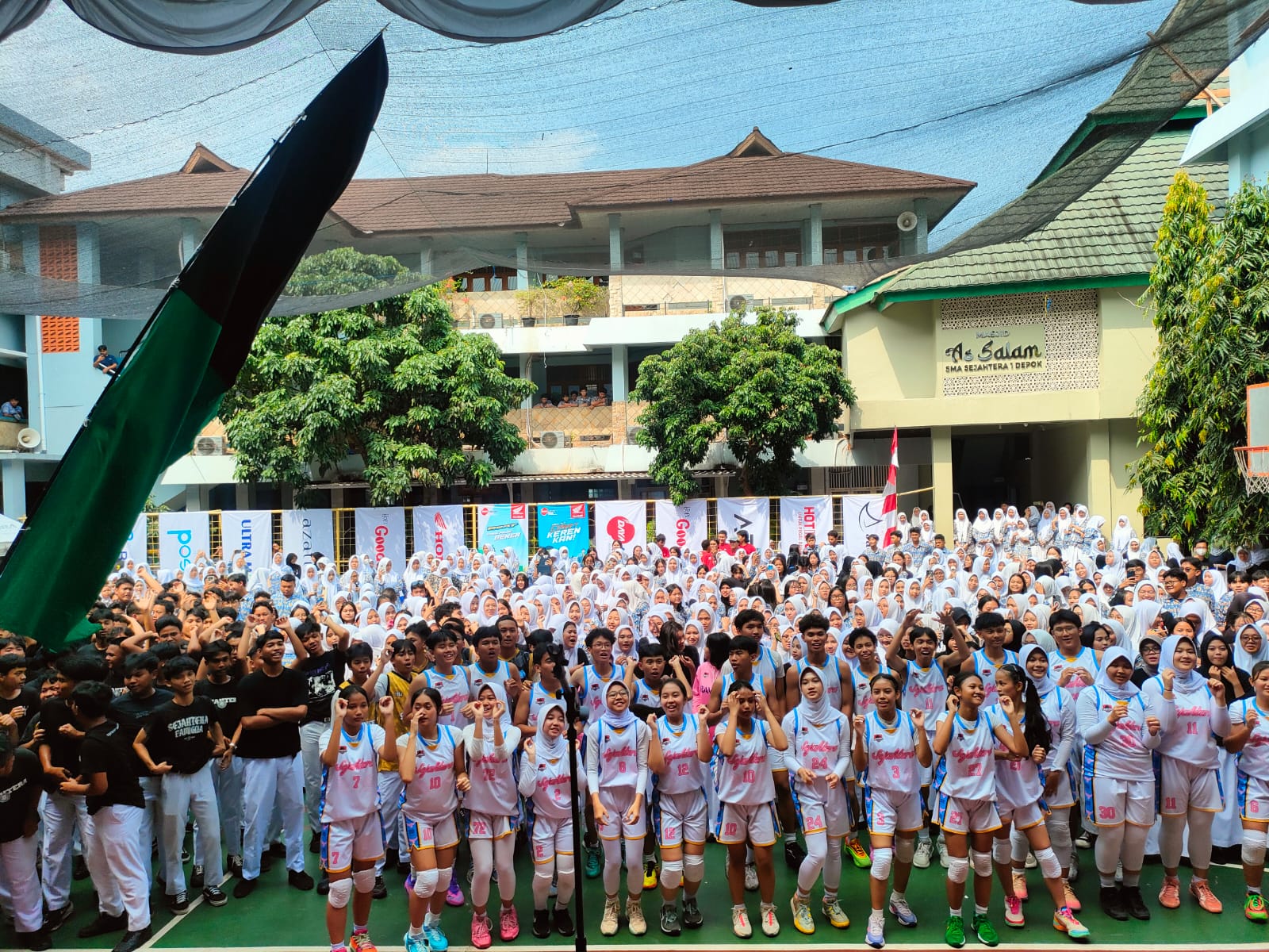 Suasana Roadshow Honda DBL with Kopi Good Day West Java West di SMA Sejahtera 1 Depok, Kamis 28 Agustus 2025 siang.