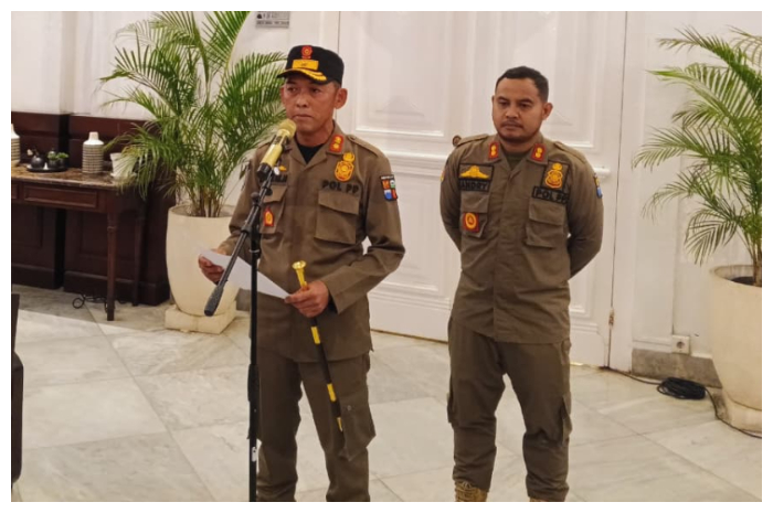 Plh Kepala Satpol PP Kota Bogor, Rahmat Hidayat saat memberikan keterangan pers.