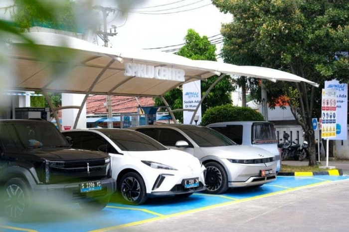Salah satu SPKLU untuk mobil listrik di Jawa Barat.