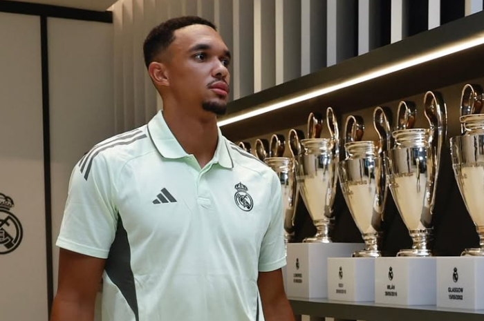 LAWAN MANTAN: Bek kanan Real Madrid Trent Alexander-Arnold akan menghadapi Liverpool FC di Anfield dalam fase league Liga Champions.