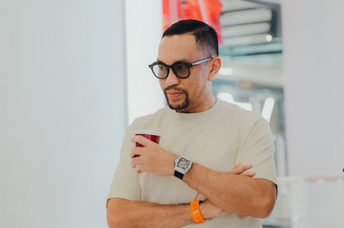 Ahmad Sahroni anggota Komisi I DPR yang rumahnya dijarah massa.