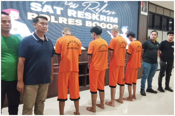 Empat orang terduga pelaku yang akan melakukan penyerangan ke Mako Brimob, Cikeas, Gunung Putri Kabupaten Bogor.