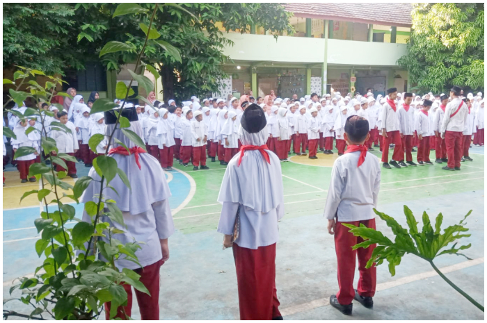 Suasana kegiatan belajar mengahar di SDIT Ruhama Kota Depok pada Senin 1 September 2025.