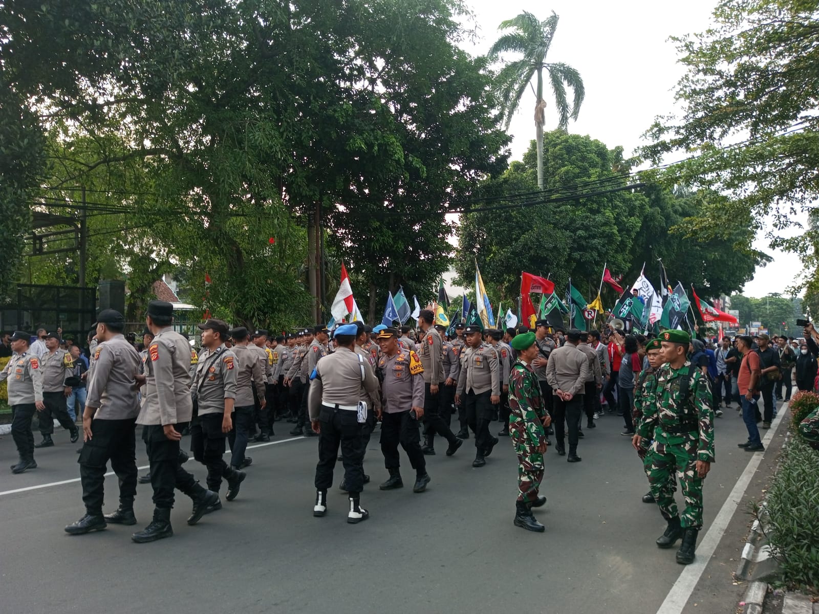 Aksi demonstrasi yang dilakukan oleh Kelompok Mahasiswa Cipayung Plus di Depan istana Bogor, Senin 1 September 2025.