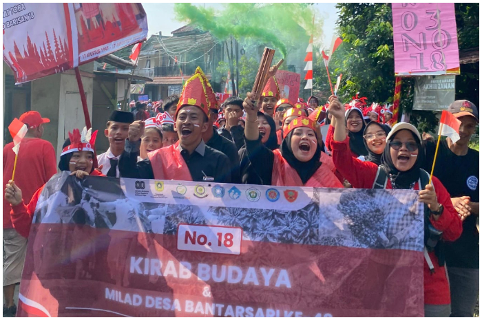 Kemeriahan Kirab Budaya di Desa Bantarsari, Kecamatan Rancabungur, Kabupaten Bogor.