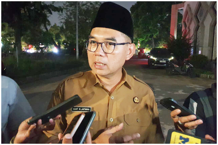 Sekretaris Daerah Kabupaten Bogor, Ajat Rochmat Jatnika saat dimintai keterangan soal dua dinas baru di Kabupaten Bogor