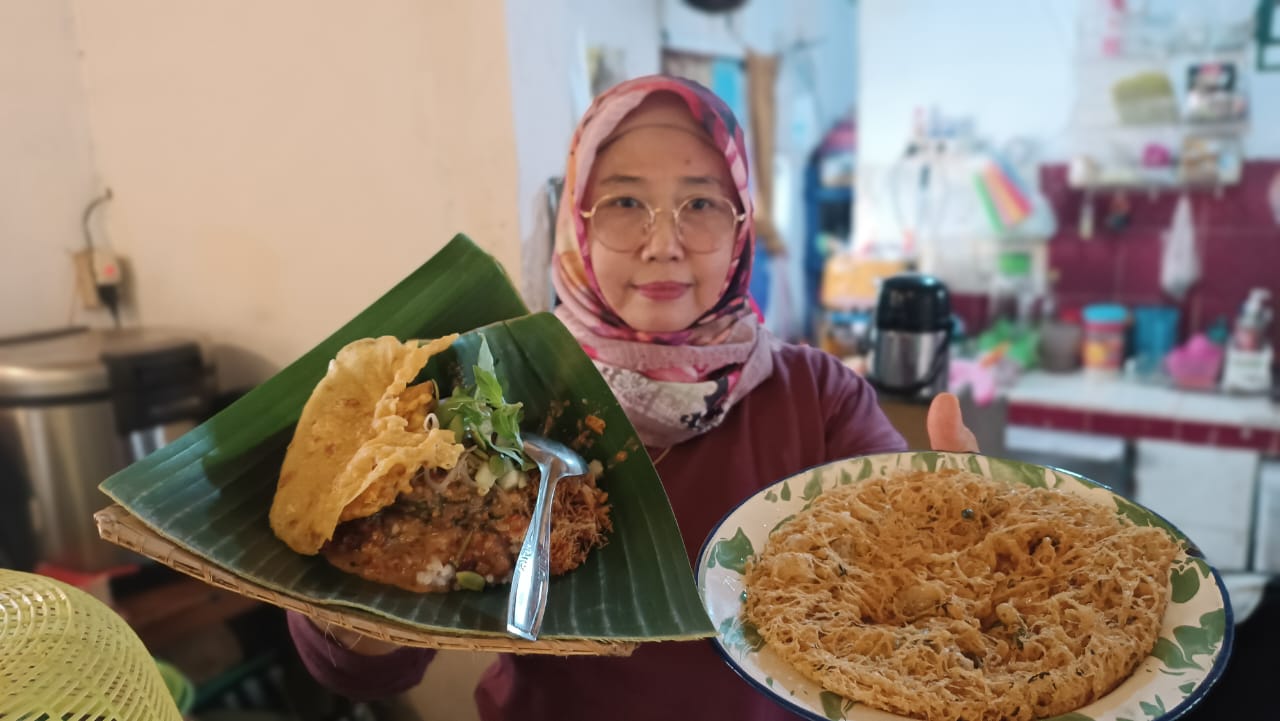 Dwi Rinawati (53), Owner Pecel Ndoweh.