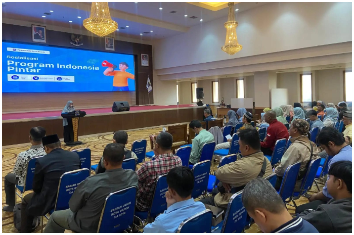 Sosialisasi program Indonesia pintar oleh Disdik Kota Depok.