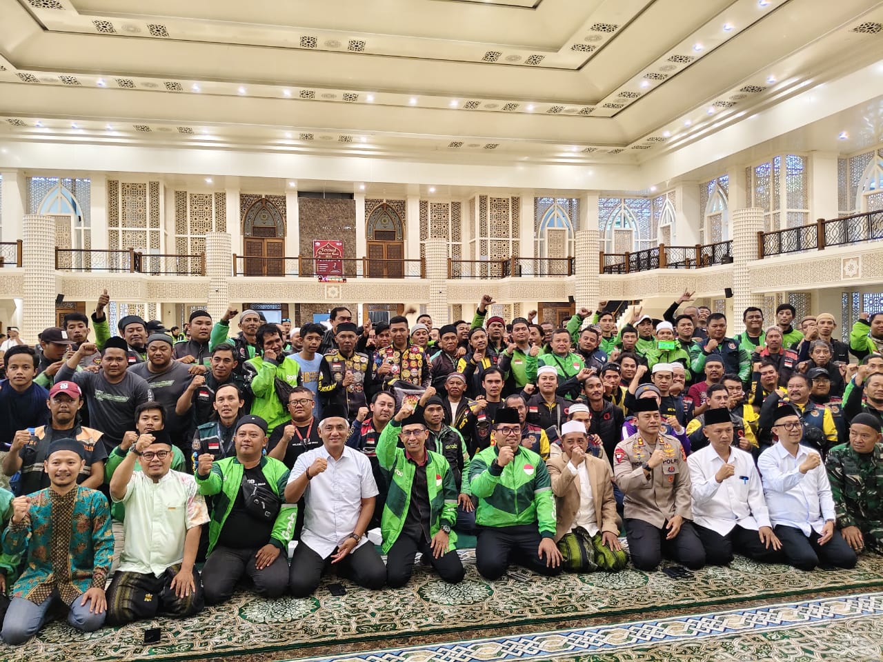 BAZNAS Kota Bogor, bersama relawan driver Grab Bogor menggelar aksi Doa Bersama untuk Bogor Sejuk dan Kondusif, Kamis 4 September 2025.