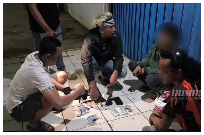Pria berinisial MR yang membawa 218 tramadol diamakan Polsek Cileungsi, Polres Bogor.
