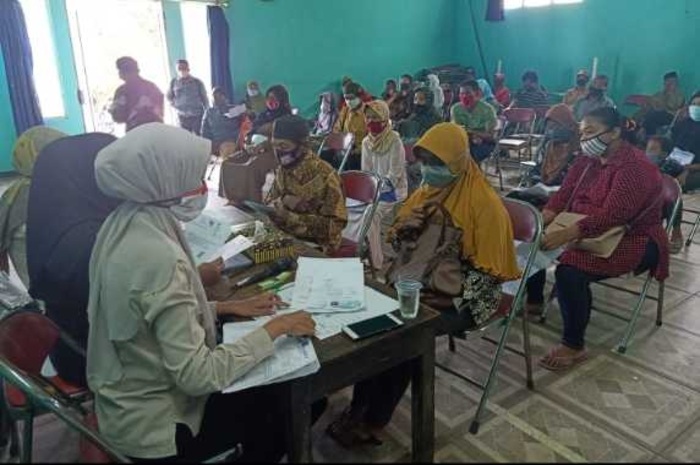 Ilustrasi: KPM menerima bansos PKH tahap 3 periode Juli-September.