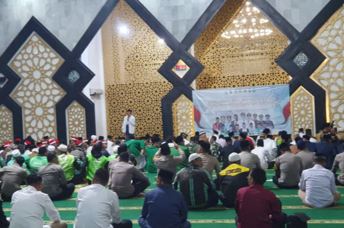 Pemerintah Kabupaten Bogor menggelar sholat gaib dan istighosah di Masjid Baitul Faidzin, Cibinong, Kabupaten Bogor.