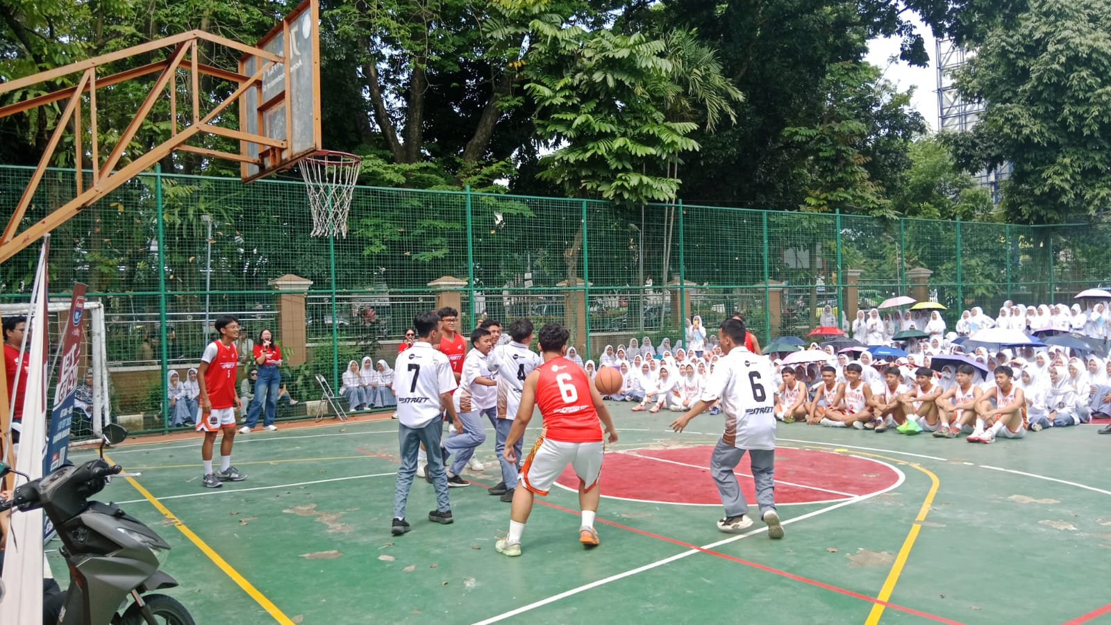 Roadshow Honda DBL with Kopi Good Day West Java-West di MAN 2 Bogor.