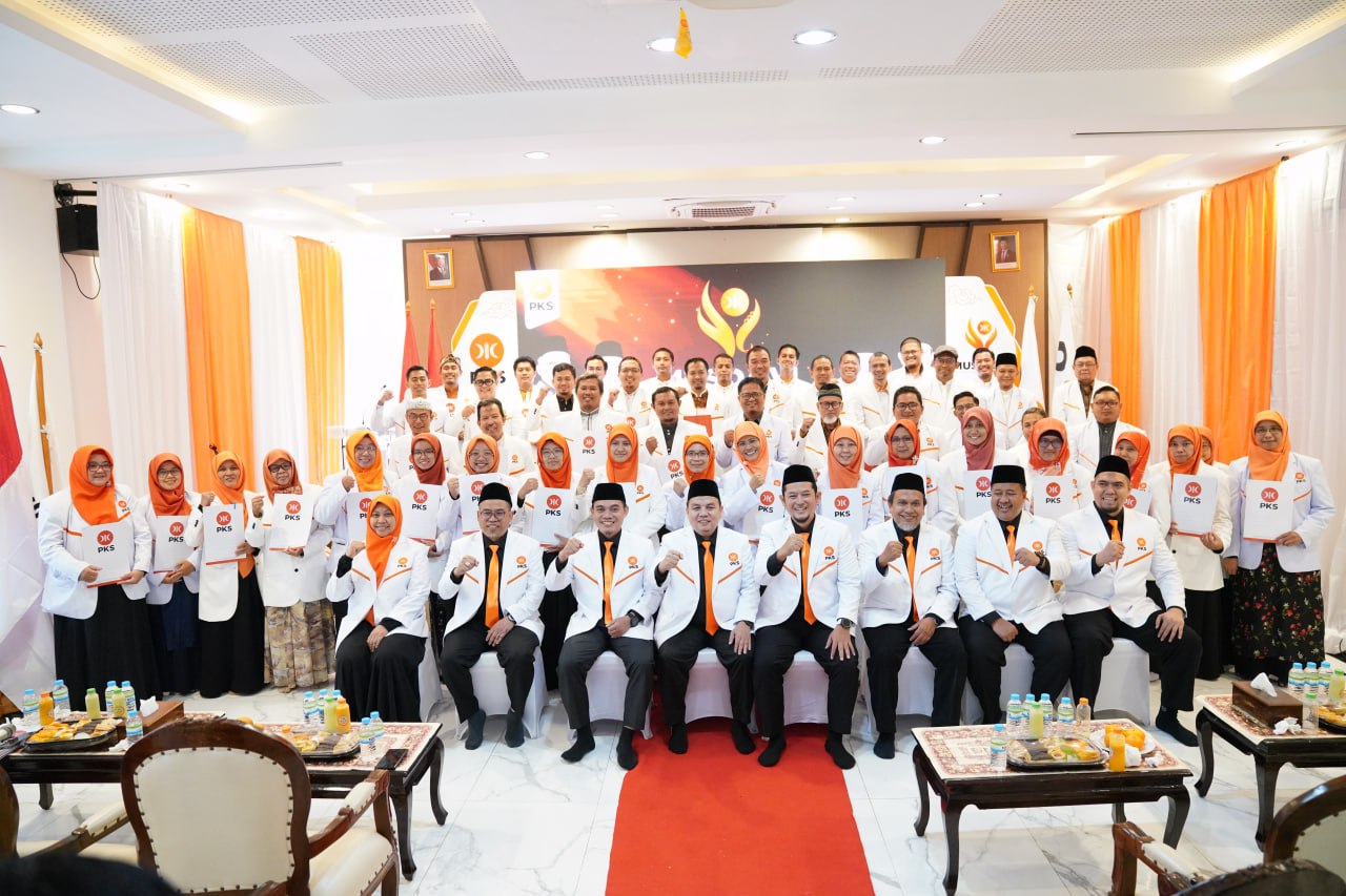 Jajaran kepengurusan baru DPTD PKS Kota Bogor saat foto bersama.