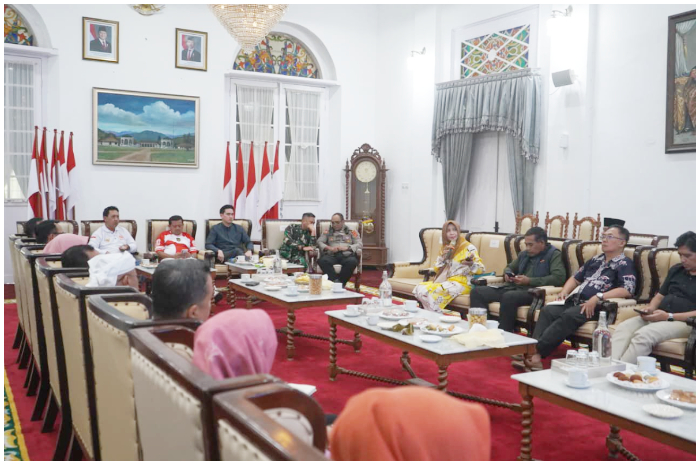 Suasana Rakor bersama Forkopimda di Gedung Negara Pemkab Sumedang.