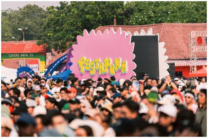 Suasana festival musik terbesar di Indonesia Pestapora 2025.