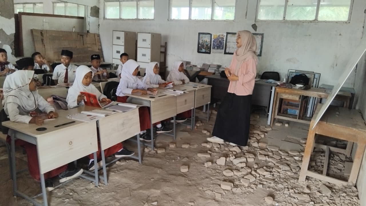 Suasana kegiatan belajar mengajar di Sekolah Dasar Negeri Babakan Benteng, Kecamatan Cariu, Kabupaten Bogor, Selasa 9 September 2025.