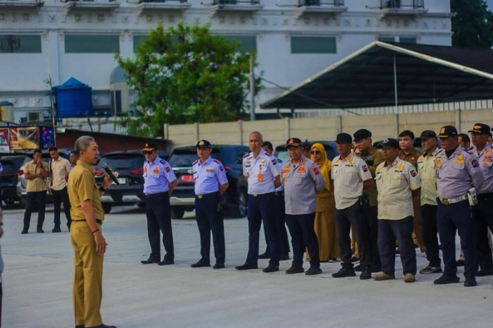 Walikota Bogor Dedie Rachim memimpin apel bersama dishub Kota Bogor.
