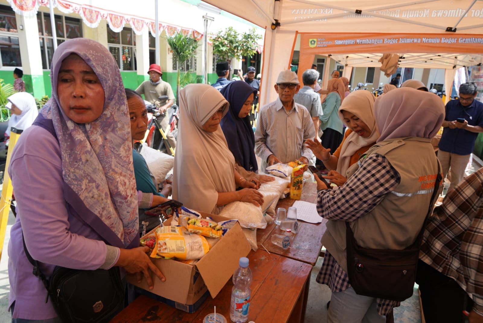 Geraka Pangan Murah Istimewa di Desa Cikarawang Dramaga, Kabupaten Bogor, Rabu 10 September 2025.