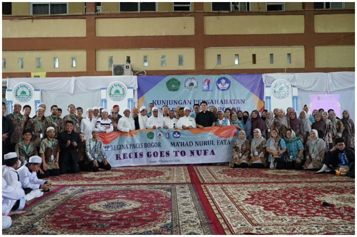 Kunjungan SMP Regina Pacis ke Pesantren Ma