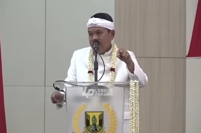 Gubernur Jawa Barat Dedi Mulyadi saat berpidato pada&nbsp;Hari Jadi Kabupaten Sukabumi.&nbsp;