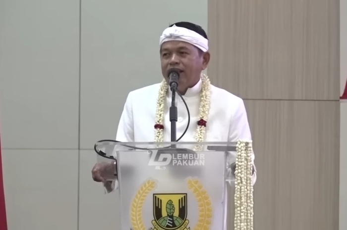 Gubernur Jawa Barat Dedi Mulyadi saat berpidato di Hari Jadi Kabupaten Sukabumi.&nbsp;