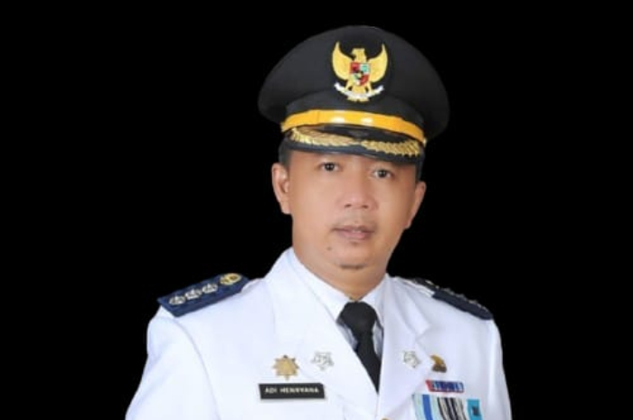 Camat Cileungsi Adi Henryana menindaklanjuti surat edaran terkait siskamling.