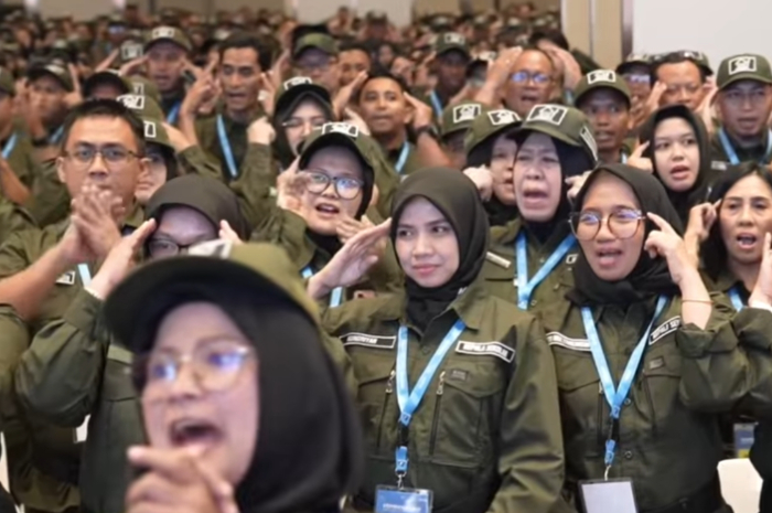 Guru dan Kepsek Sekolah Rakyat