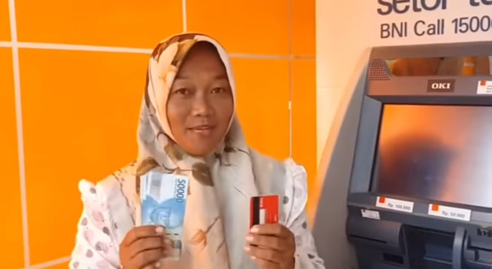 Ilustrasi bansos PKH plus dari pemerintah.