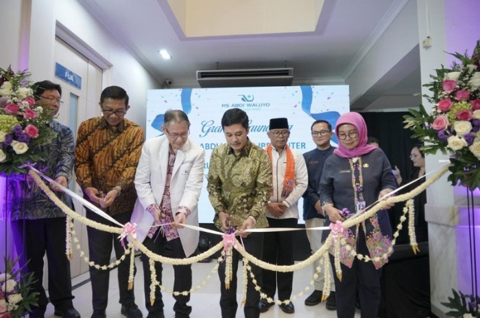 Peresmian pusat Inflammatory Bowel Disease (IBD) Center pertama di Indonesia oleh Wamenkes di Jakarta.