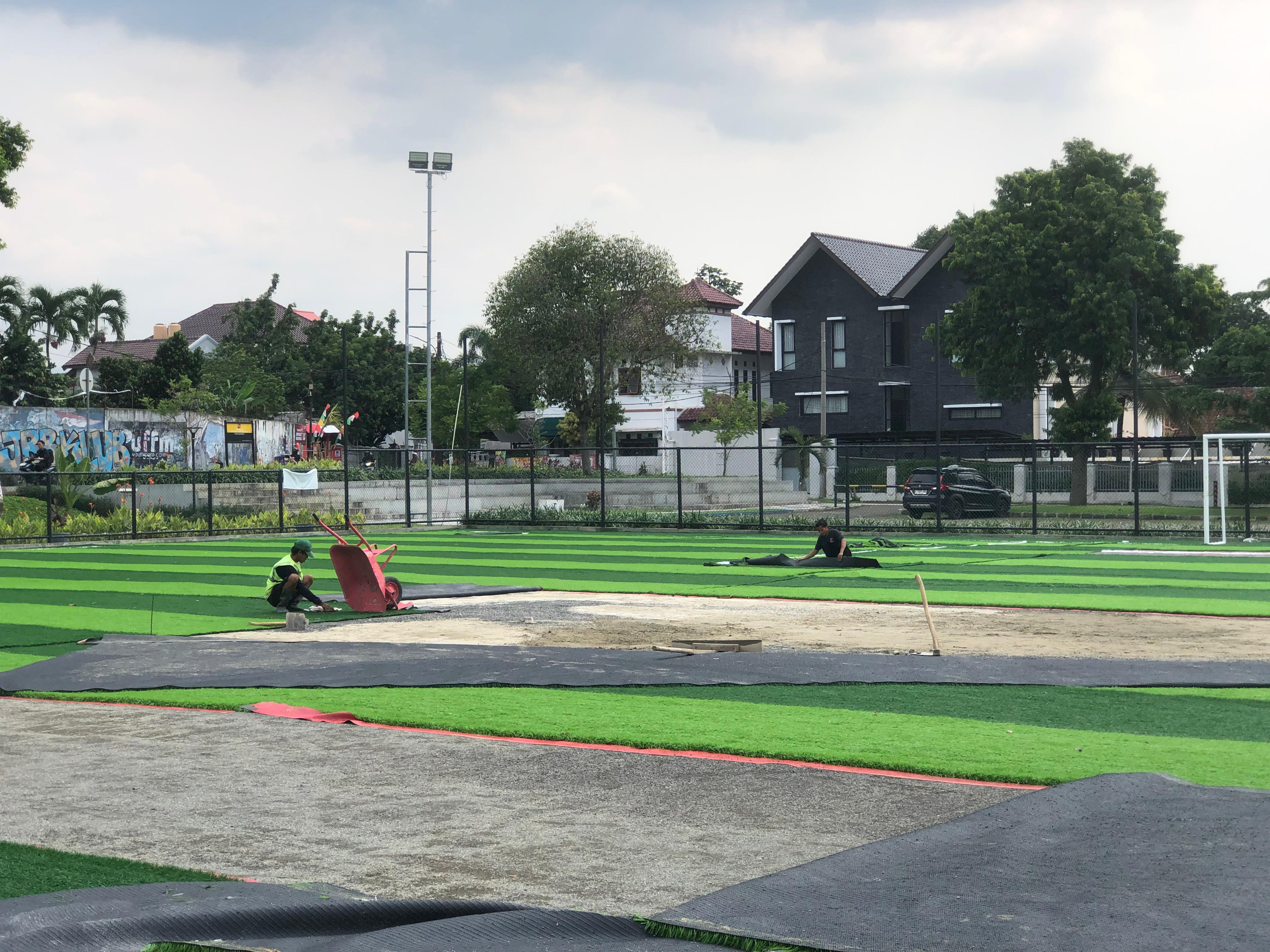 Perbaikan Lapangan Mini Soccer Manunggal, Kota Bogor, terus dikebut.