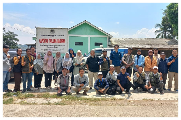 Mahasiswa UNB saat mengadakan PKM di Balai Penyuluhan Pertanian (BPP) Cariu, Kabupaten Bogor.