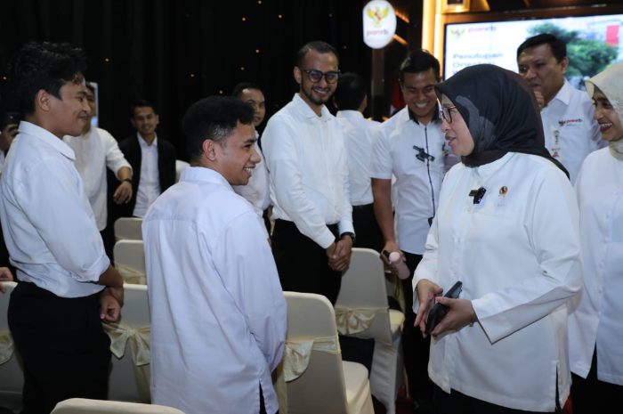 MenPAN RB Rini Widyantini menutup kegiatan Orientasi Wawasan dan Tugas (Orwastu) bagi 53 Calon Pegawai Negeri Sipil (CPNS) Kementerian PANRB T.A. 2024