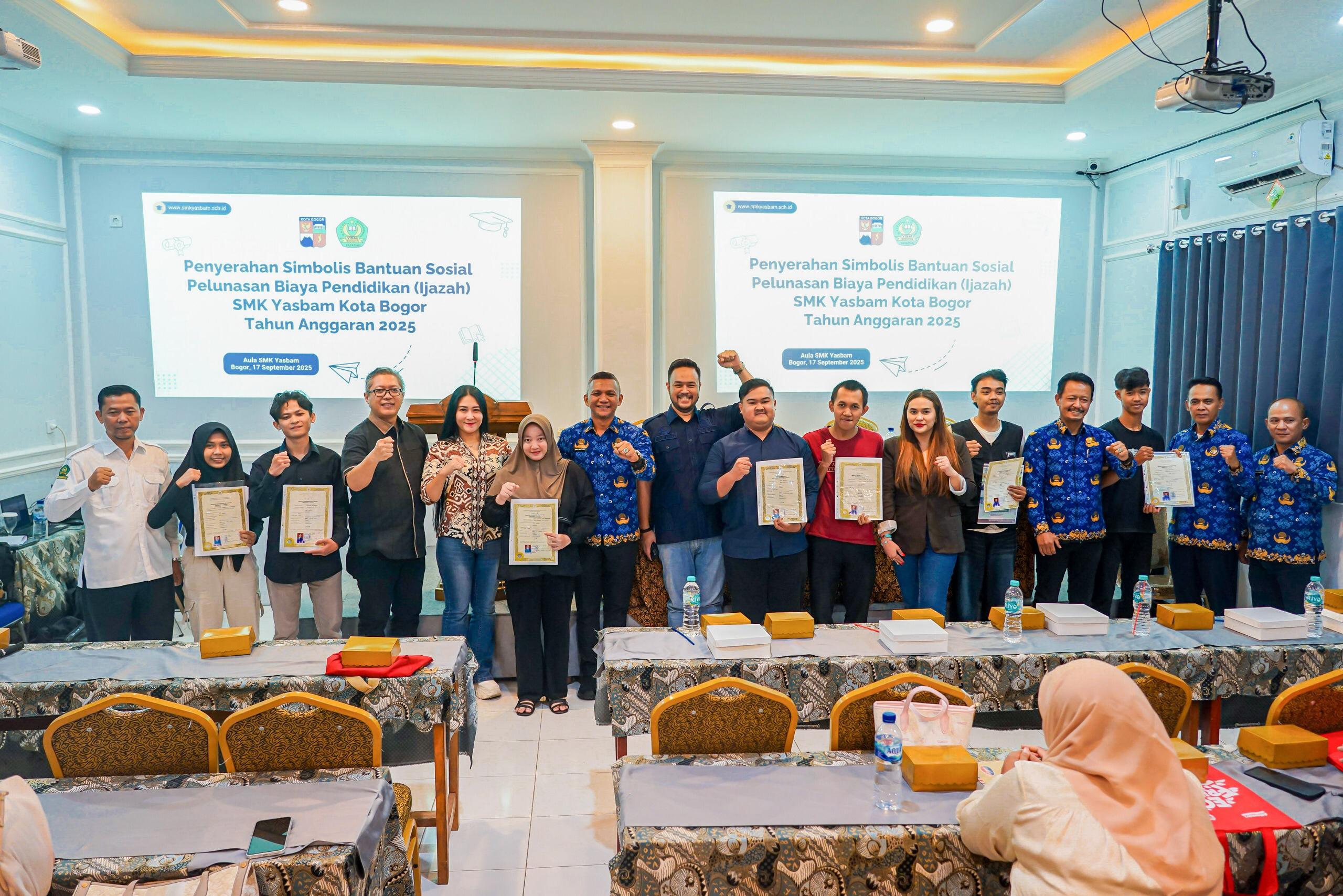 Seremoni penebusan ijazah siswa yang sempat tertahan