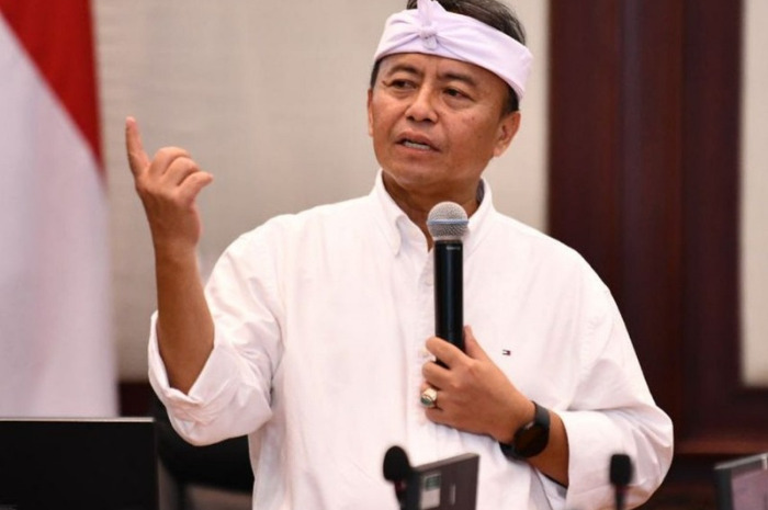 Sekda Jabar Herman Suryatman&nbsp;memberikan arahan pada acara Penyerahan Dokumen Kepegawaian bagi 1.894 lulusan IPDN Angkatan XXXII.&nbsp;