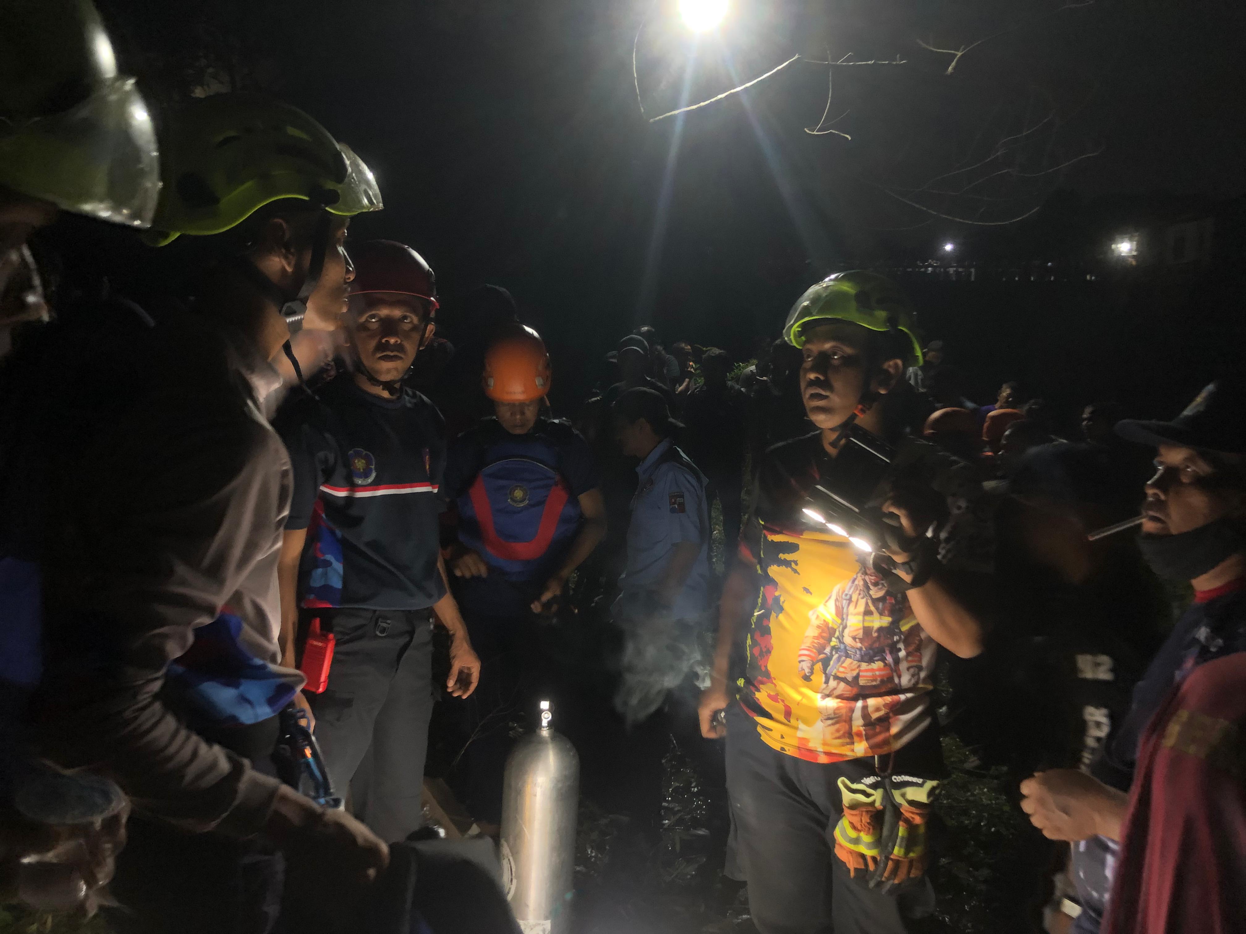 Tim SAR gabungan tengah melakukan pencarian dua bocah hanyut di Sungai Cisadane, Kota Bogor, Jumat 19 September 2025 malam.