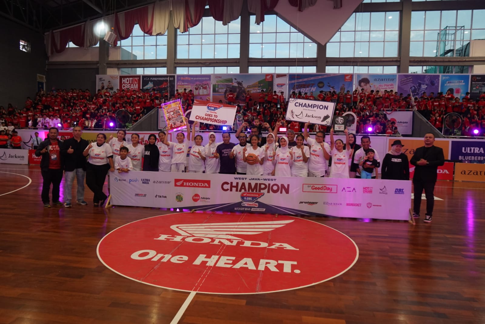 Tim Basket Smansa atau SMAN 1 Kota Bogor berhasil menjadi juara Honda DBL with Kopi Good Day West Java West.