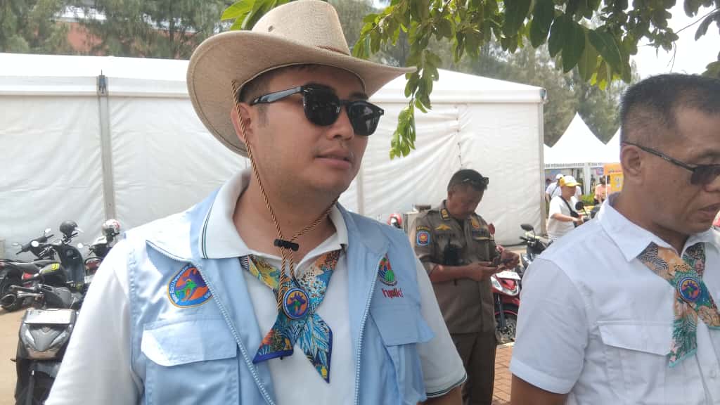 Ketua DPRD Kabupaten Bogor, Sastra Winara saat dimintai keterangan Radar Bogor di Stadion Pakansari, Kecamatan Cibinong, Kabupaten Bogor, Minggu 21 September 2025.