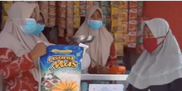 KPM dengan ciri-ciri tertentu akan menerima bantuan beras 20 kg dan minyak goreng 2 liter