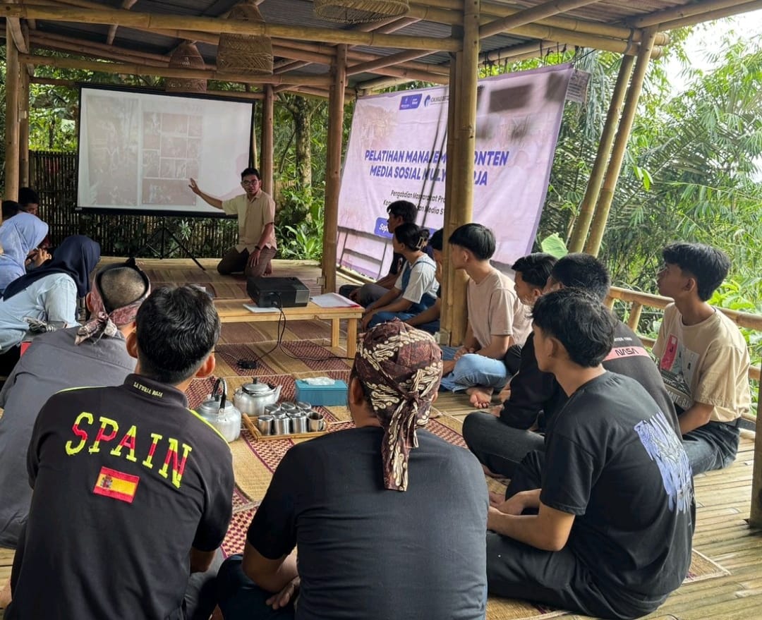 Sekolah Vokasi IPB menyelenggarakan pelatihan manajemen konten media sosial.