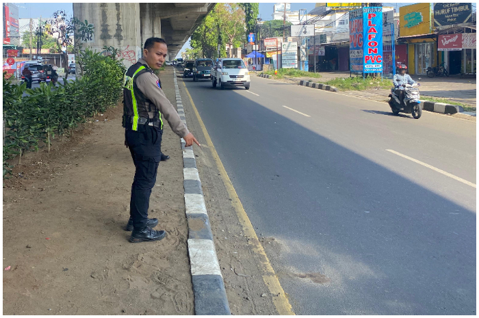 TKP kecelakaan lalu lintas di Jalan Sholeh Iskandar.