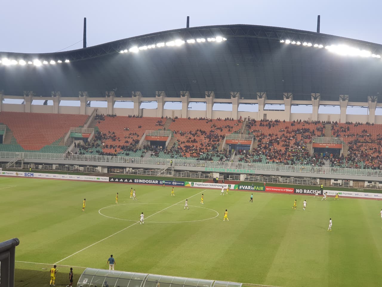 Pertandingan Pegadaian Championship Tim Persikad Depok melawan Sriwijaya FC di Stadion Pakansari, Cibinong, Kabupaten Bogor.