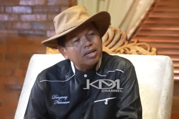 Gubernur Jawa Barat Dedi Mulyadi bertemu orang tua santri yang meninggal di Kabupaten Bogor.